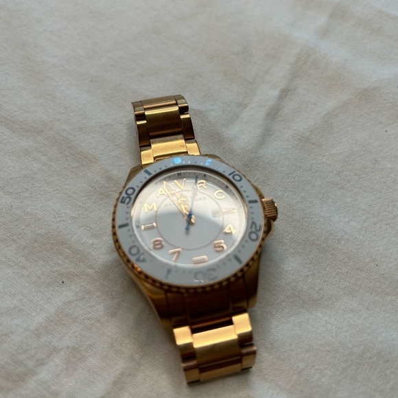 Marc Jacobs Rose Gold Watch - Picture 2 of 4